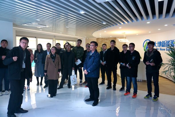 1543917113952217.jpg 石油与天然气工程一流学科“企业行”师生参观青岛国际院士港展览馆2.JPG
