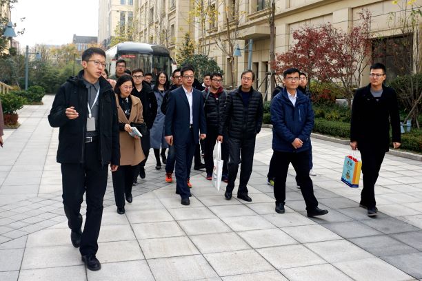 1543917130395817.jpg 石油与天然气工程一流学科“企业行”师生参观青岛国际院士港园区 曹明琳摄影.JPG