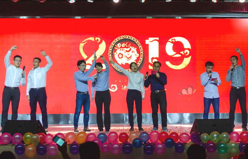 1545971983233238.jpg 新进教师小合唱《明天会更好》.jpg