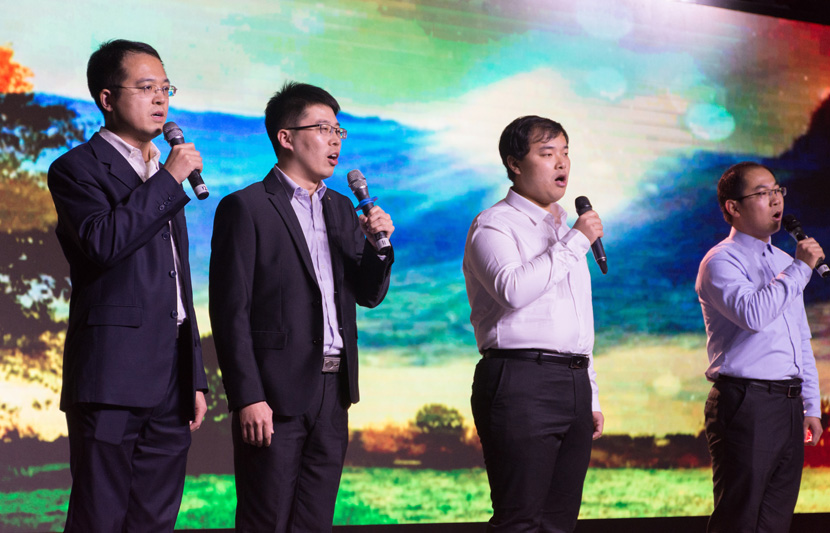 1545971758852984.jpg 油气田化学研究所小合唱《阳光总在风雨后》.jpg